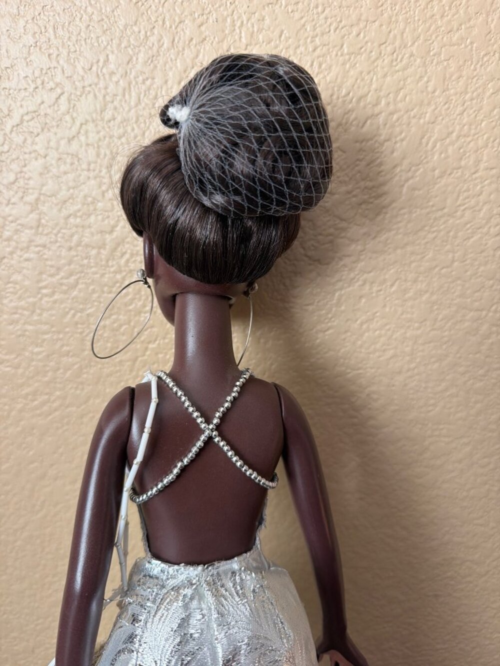 Annie Lee Sass n Class 2004 Sultry in Silver African American Doll LE 0153/2000 - Picture 11 of 17